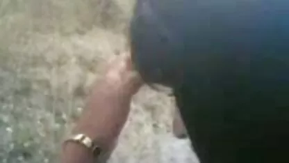 年上の女性は若い膣の前でストッキングで彼女の足を広げる えろ 女 動画
