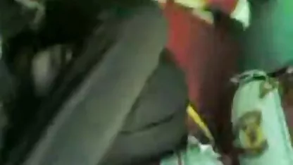 母親の膣にコンドームにペニスを挿入する男 えろ 動画 女性 向け