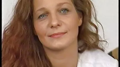 患者は、ソファの上に69をポーズレズビアンの婦人科医とセックスをすることに同意した 女性 えろ どう が