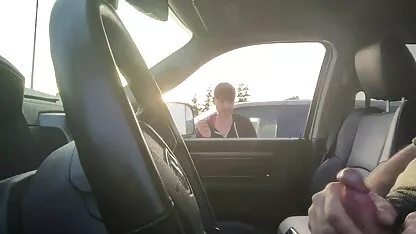 男は欲望に満ちた女の子のすべての欲望を満たします 女性 専用 えろ 動画