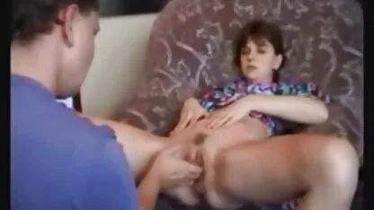 金髪と弾性おっぱいfucks自身に二つの穴で一度 女 動画 えろ