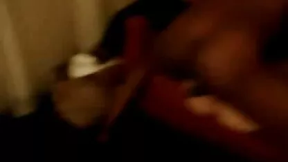 温泉は女の子にfishnet高品質を吸い込み、上からコックにジャンプします えろ ど 女性