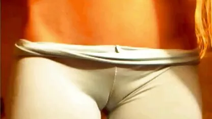 私は男の前でひざまずいて、彼に深い喉のフェラをしました 女 無料 えろ