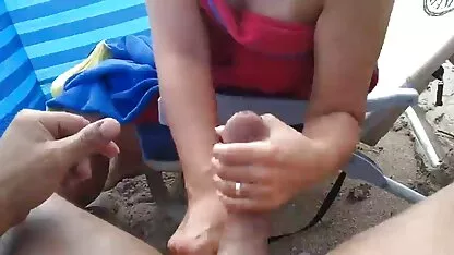 滑らかなキスは美しいブルネットと肛門クソで終わる 鈴木 一徹 えろ