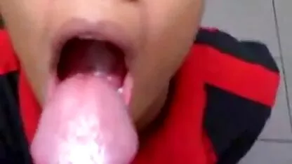 若いブルネットfucksのお尻による大きなコックにポルノ鋳造 無料 えろ 動画 鈴木 一徹