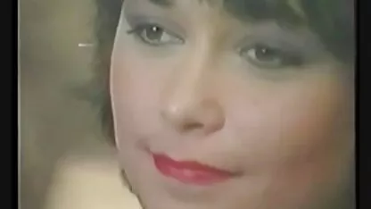 肛門プラグを挿入し、膣を締め付けるコルセットの女の子 えろ 動画 わたし が