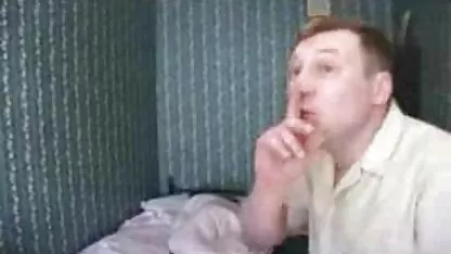 ロシアの兵士たちは売春婦を兵舎に連れてきて、彼女を手放しました えろ 動画 女性 用