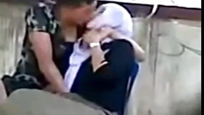 賃貸アパートに集まったスインガーは酔ってパーティーを持っています えろ 無料 女