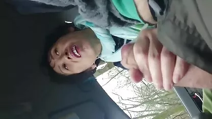 驚きの女の子が彼女の足を示して彼女の滑り 女性 向け えろ どう が